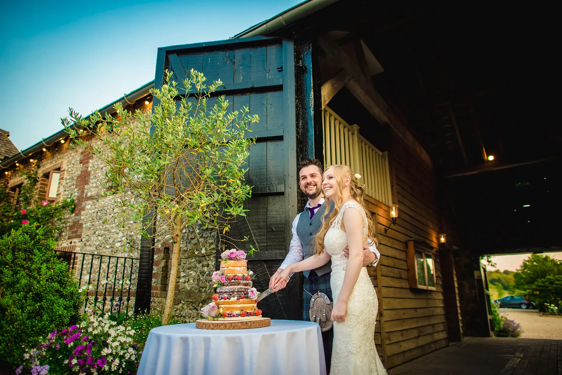 upwaltham barns wedding gallery courtyard cake