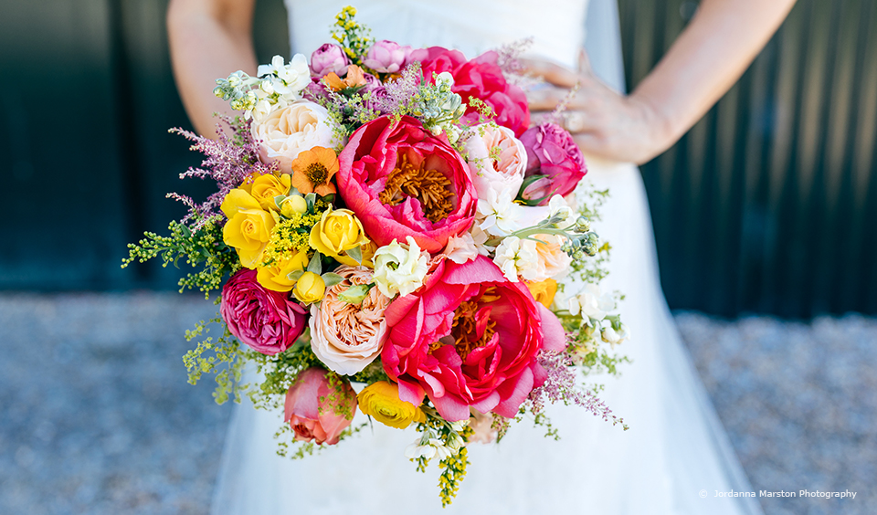 Wedding bouquet ideas to suit every style | Upwaltham Barns