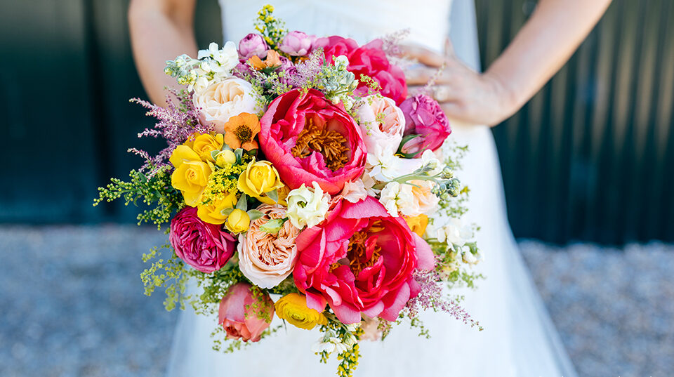 bright wedding bouquet ideas