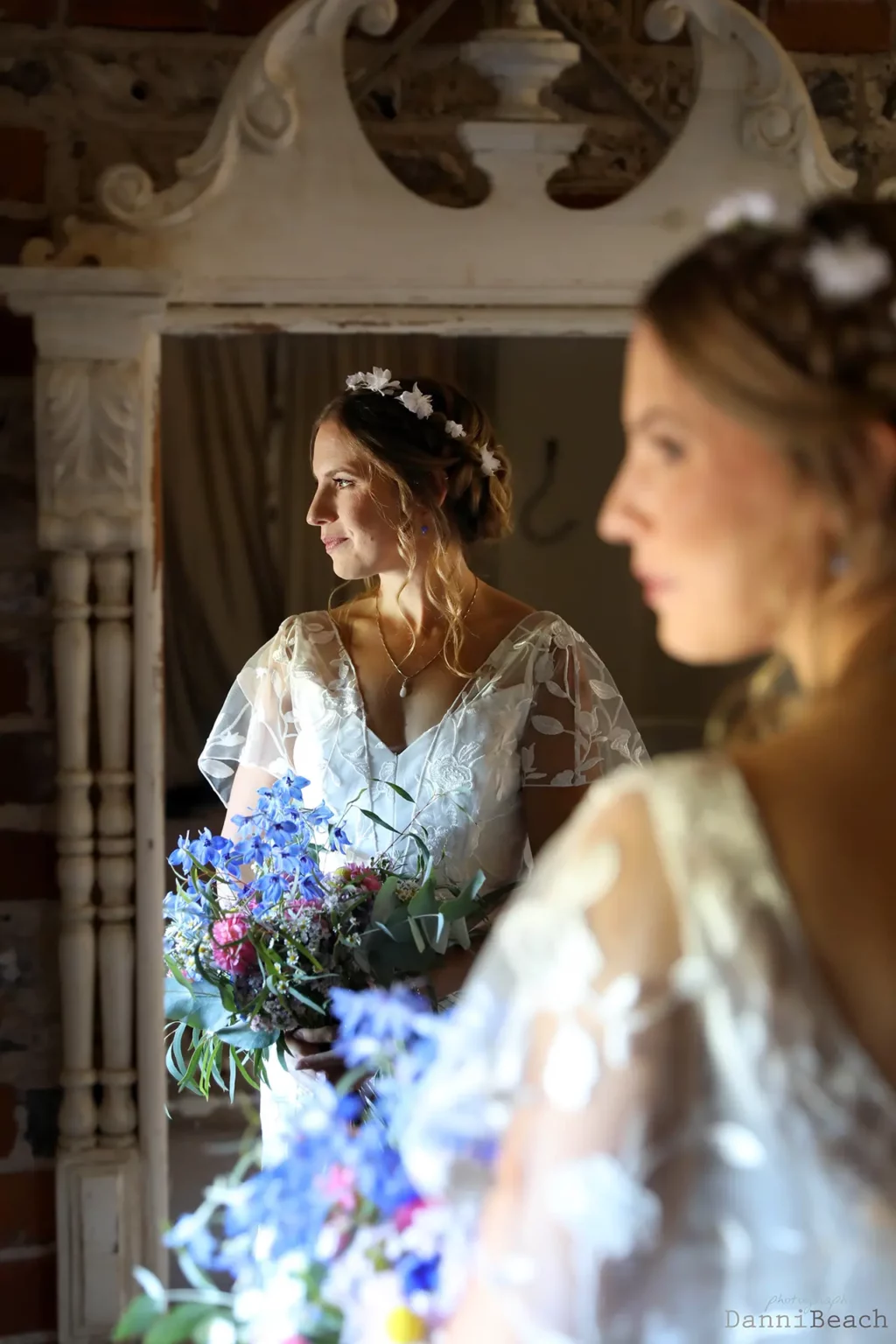 upwaltham barns wedding gallery jasmine cottage bridal prep