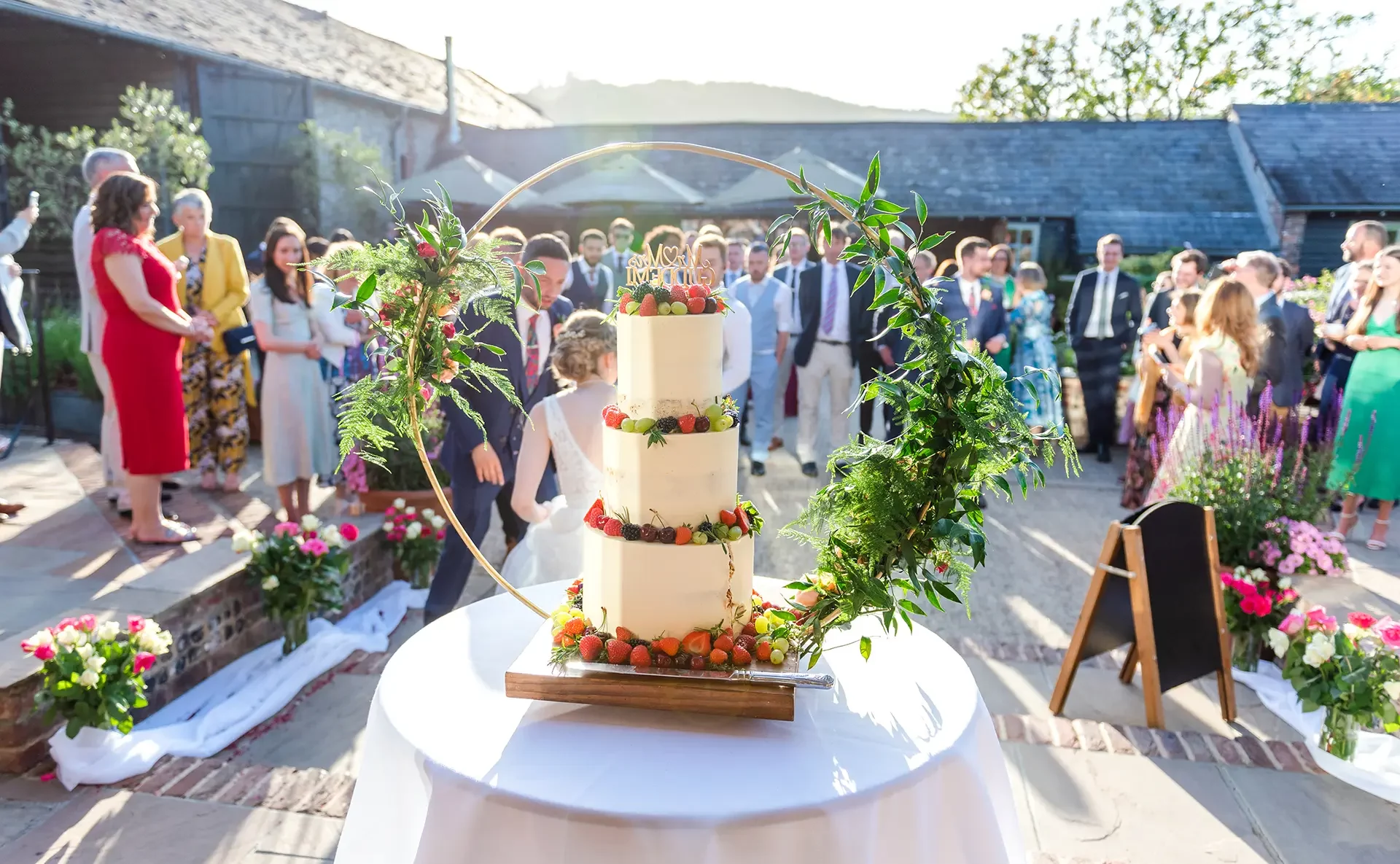 upwaltham barns wedding ideas cake