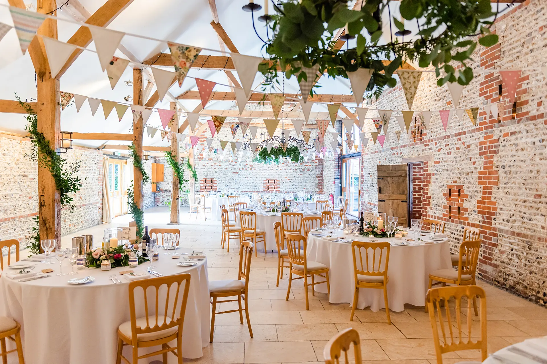 upwaltham barns south barn bunting